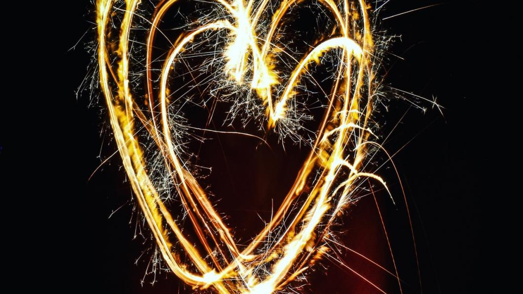 vuurwerk in een hart vorm